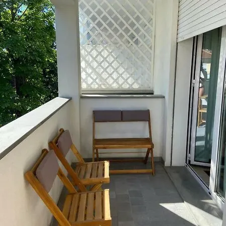 Comodo Tra E Riccione *